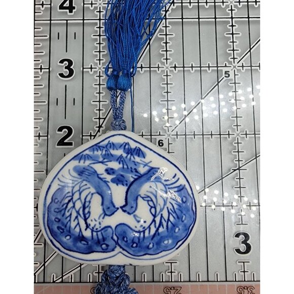 Flow Blue Peacock Love Ceramic Heart Pendant Necklace Vintage 26" Cord & Tassel - Picture 13 of 13